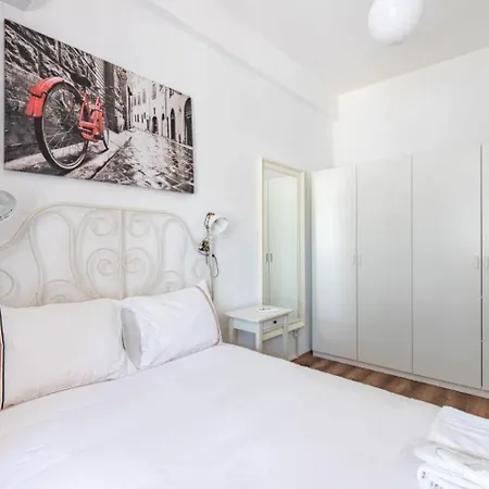 Bright Gorgeous 3bd Patio Ac! #360 * Istanbul